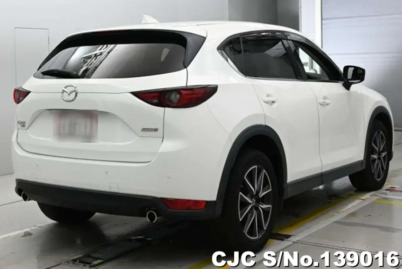 Mazda CX-5 in White Pearl for Sale Image 2