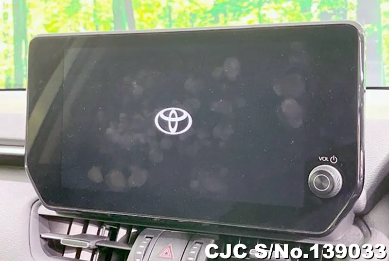 Toyota Rav4 in White for Sale Image 10