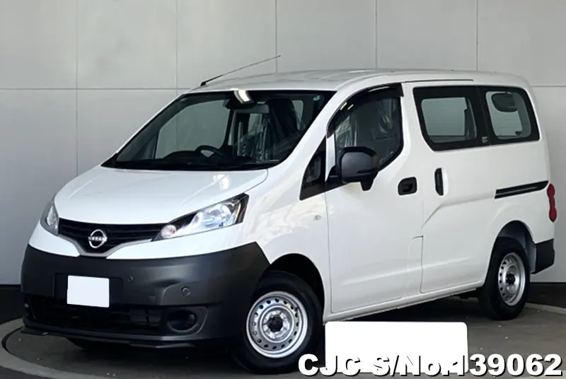 Nissan NV200 in White for Sale Image 2