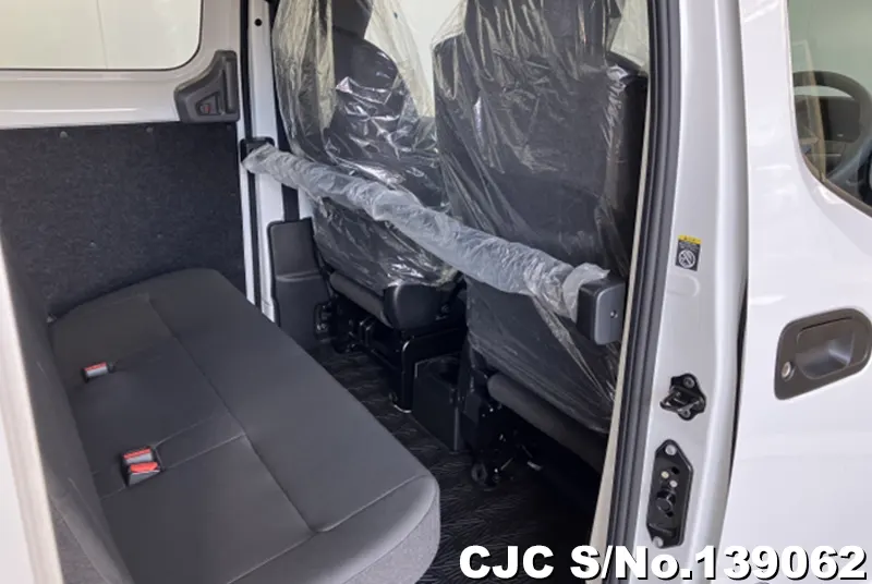 Nissan NV200 in White for Sale Image 9