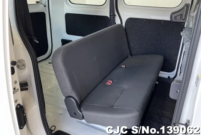 Nissan NV200 in White for Sale Image 10