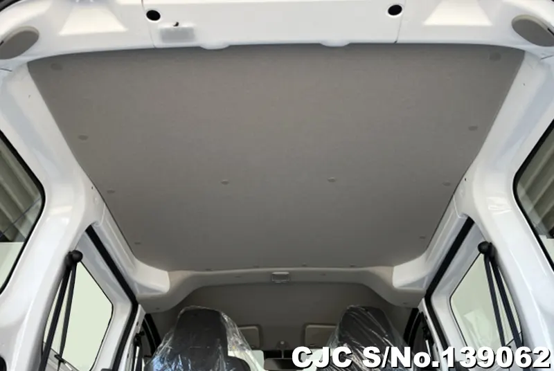 Nissan NV200 in White for Sale Image 15