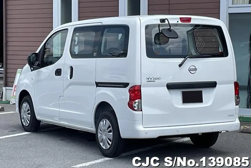 Nissan NV200 in White for Sale Image 1