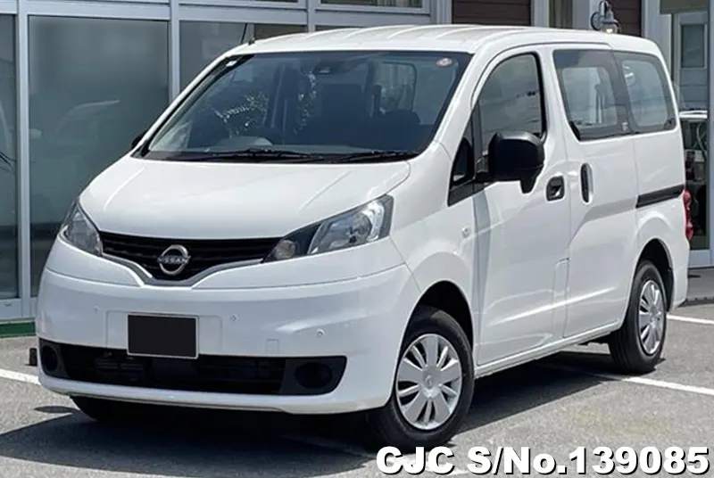 Nissan NV200 in White for Sale Image 3