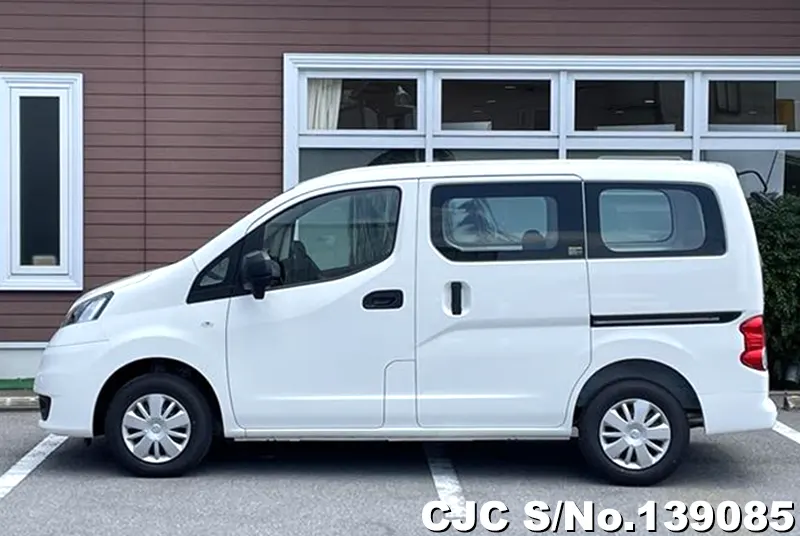 Nissan NV200 in White for Sale Image 7