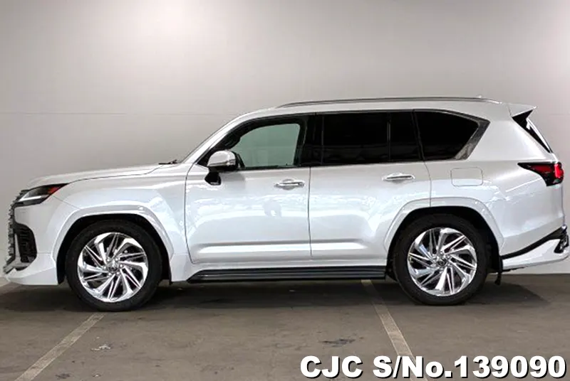 Lexus LX 600 in Pearl for Sale Image 6