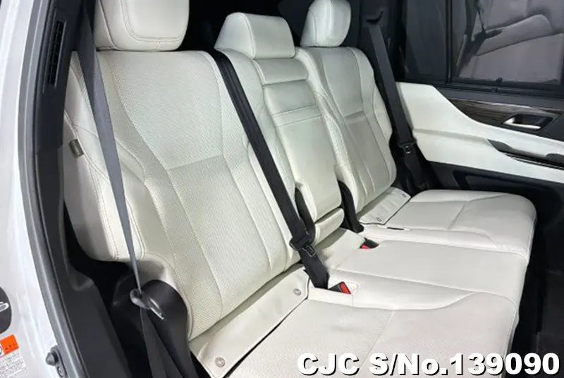 Lexus LX 600 in Pearl for Sale Image 10