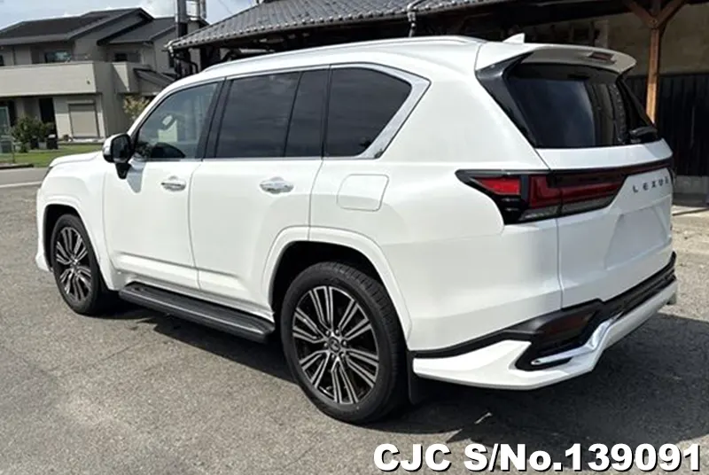 Lexus LX 600 in Pearl for Sale Image 1