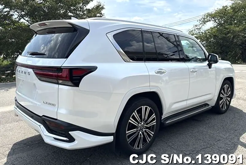 Lexus LX 600 in Pearl for Sale Image 2