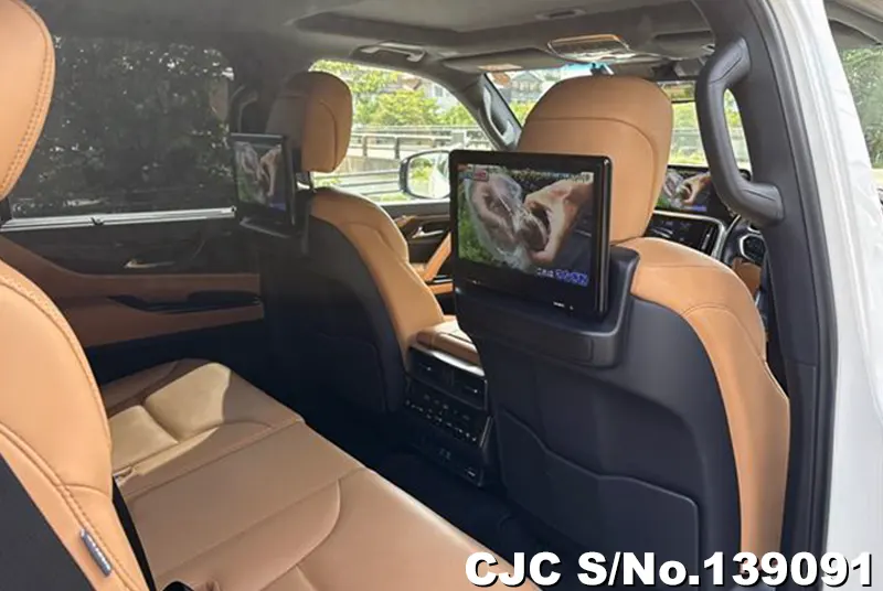 Lexus LX 600 in Pearl for Sale Image 9