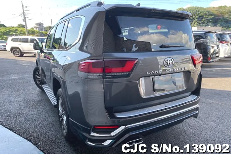 Toyota Land Cruiser in Gray for Sale Image 1