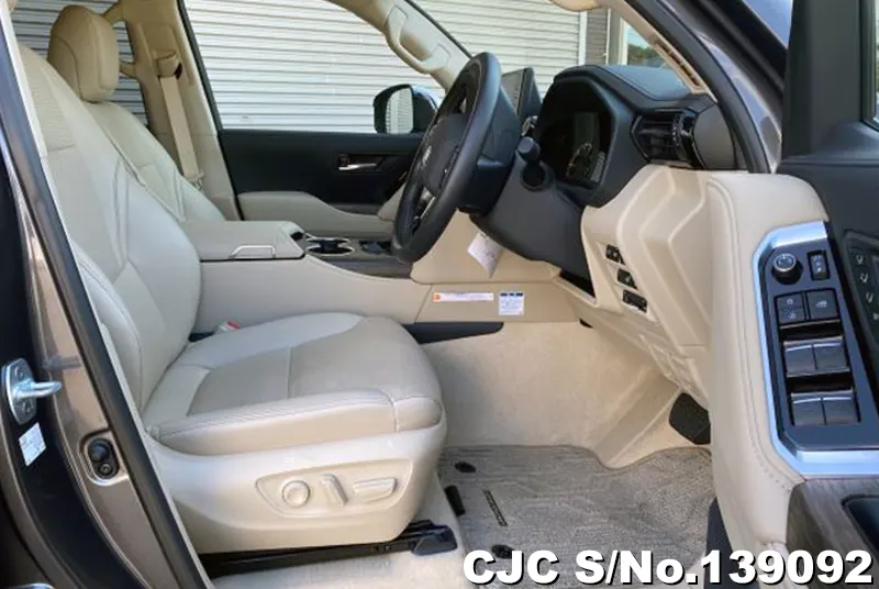 Toyota Land Cruiser in Gray for Sale Image 6