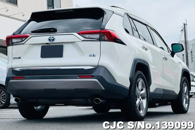 Toyota Rav4 in White for Sale Image 2