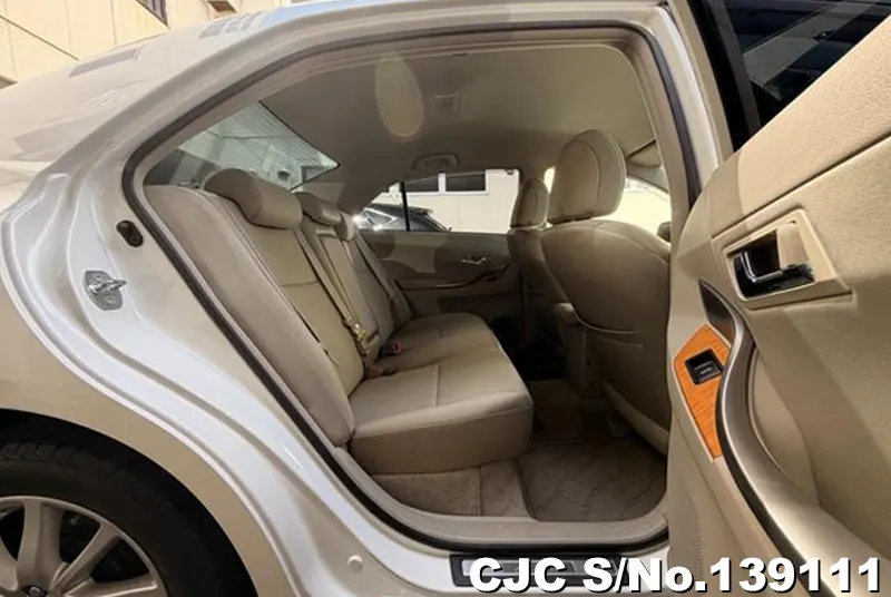 Toyota Allion in White for Sale Image 9