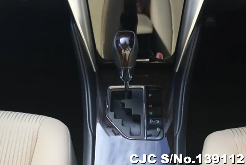 Toyota Allion in White for Sale Image 12