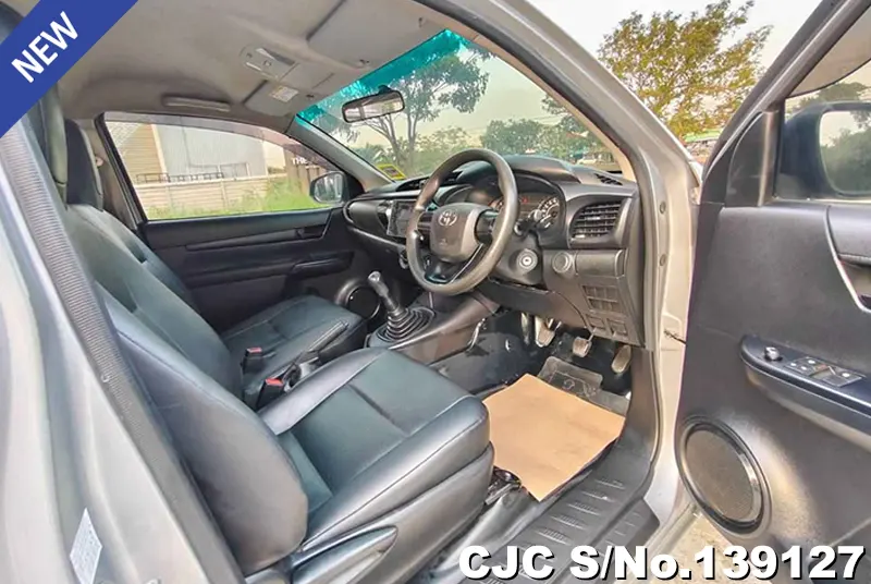 Toyota Hilux in Gray for Sale Image 10
