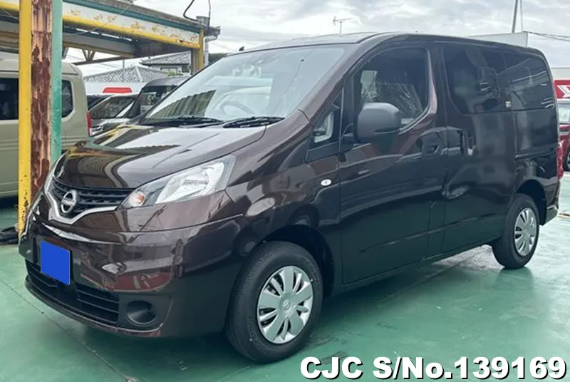 Nissan / NV200 2025