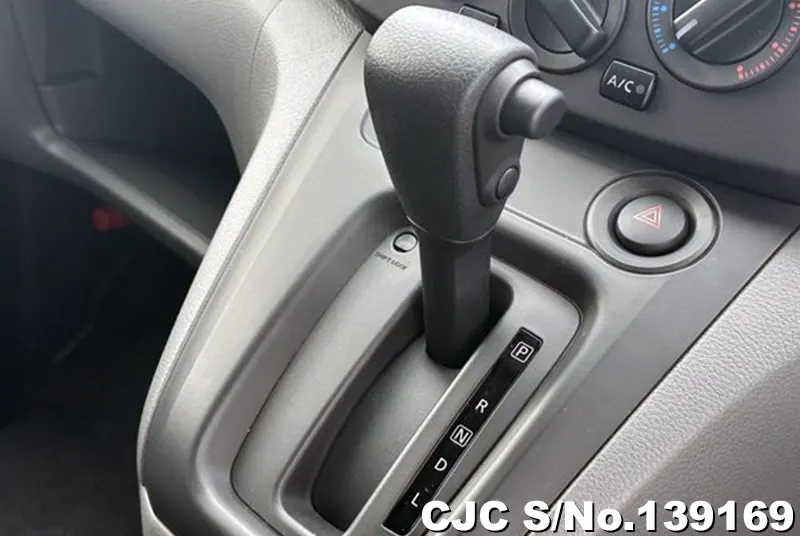 Nissan NV200 in Brown for Sale Image 9