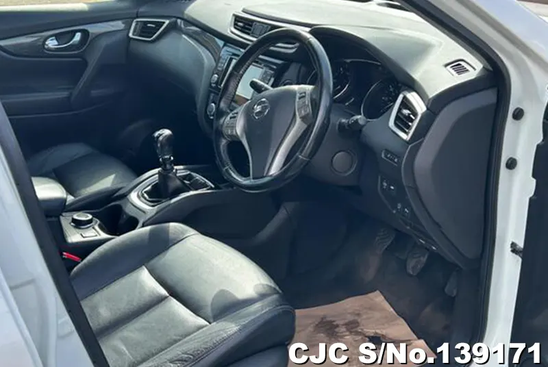 Nissan X-Trail in White for Sale Image 10