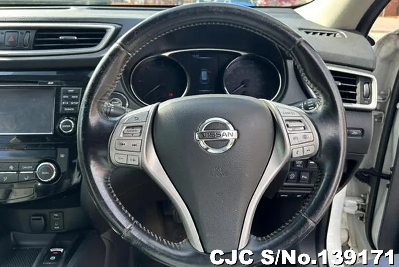 Nissan X-Trail in White for Sale Image 14