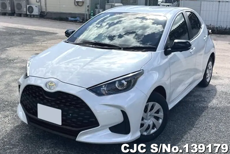 Toyota Yaris in Pearl for Sale Image 3