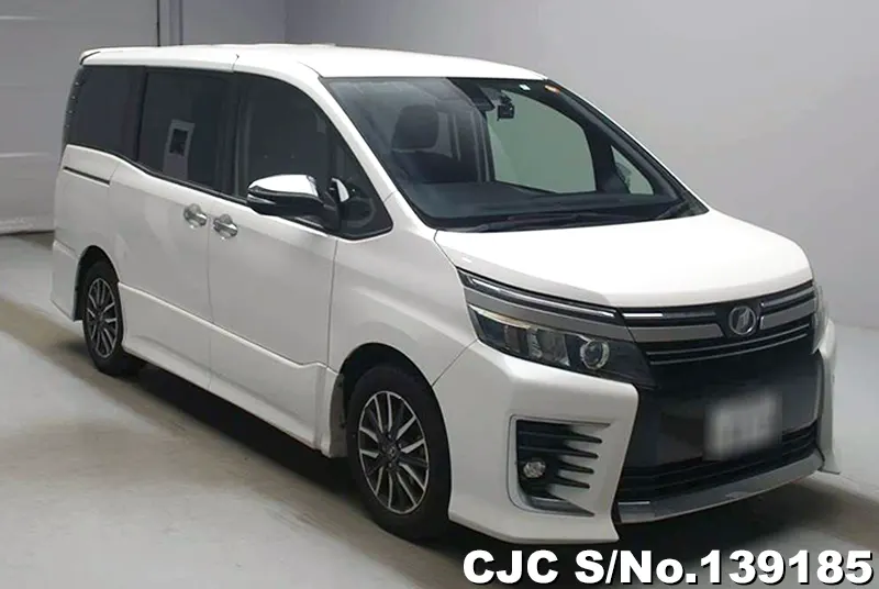 Toyota / Voxy 2016