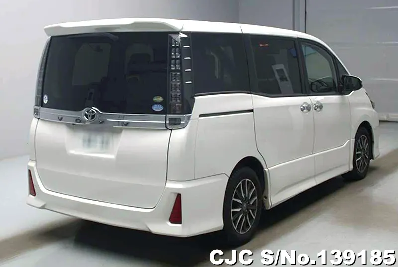 Toyota Voxy in White for Sale Image 2
