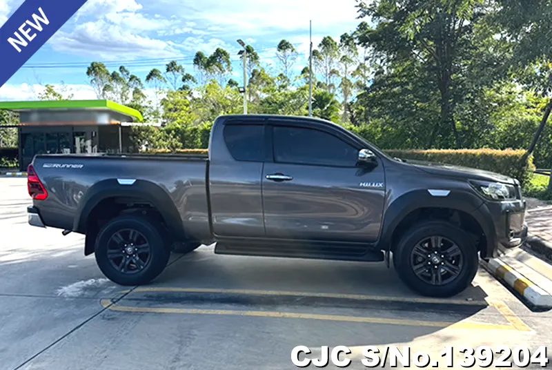 Toyota Hilux in Gray for Sale Image 2