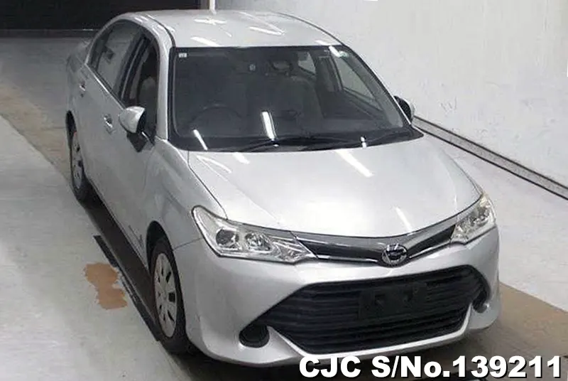 Toyota / Corolla Axio 2016