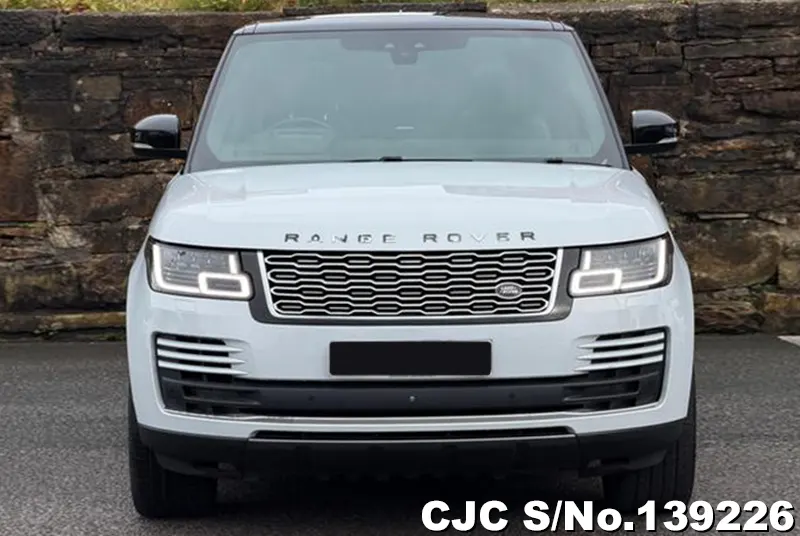 Land Rover Range Rover in White for Sale Image 3