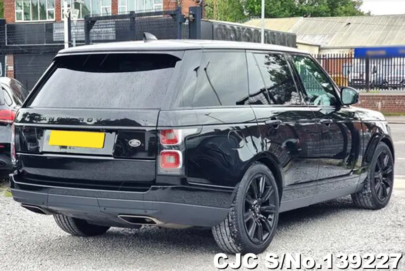 Land Rover Range Rover in Black for Sale Image 2