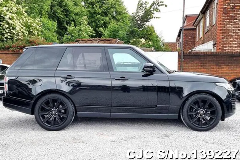 Land Rover Range Rover in Black for Sale Image 6