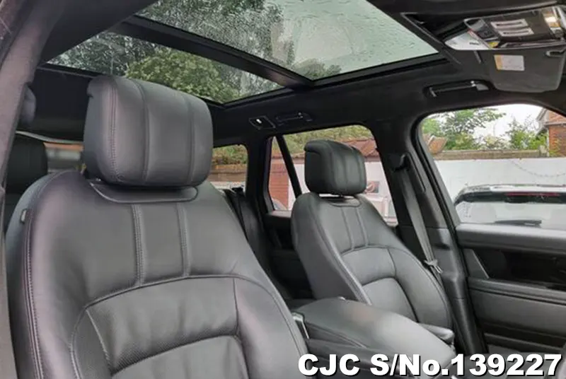 Land Rover Range Rover in Black for Sale Image 11