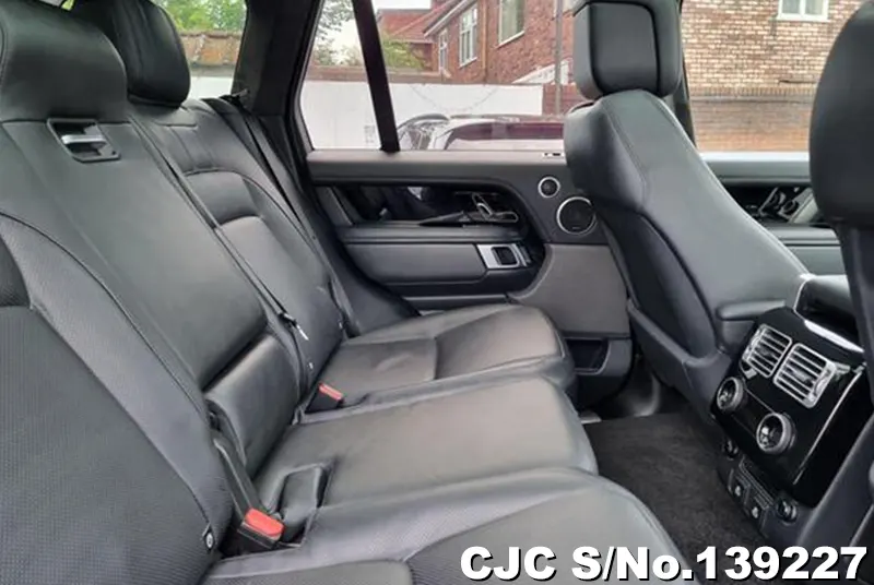 Land Rover Range Rover in Black for Sale Image 12