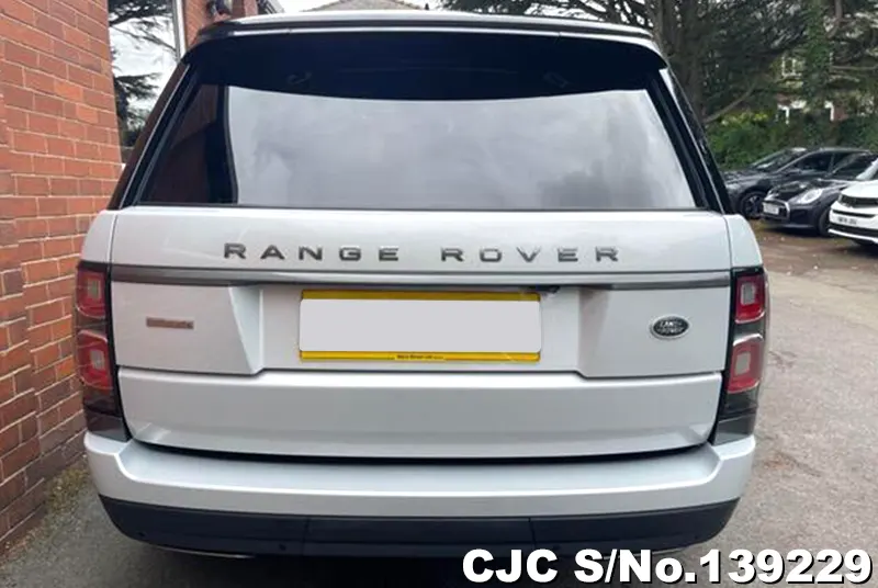 Land Rover Range Rover in Silver for Sale Image 3