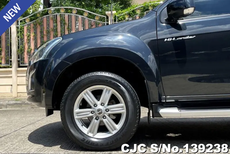 Isuzu D-Max in Black for Sale Image 10