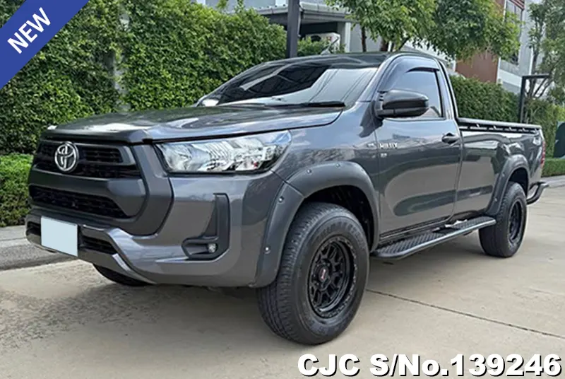 Toyota Hilux in Gray for Sale Image 3