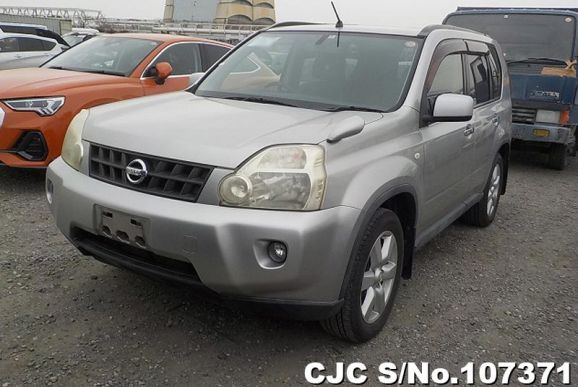 Nissan X-Trail in Silver for Sale Image 3